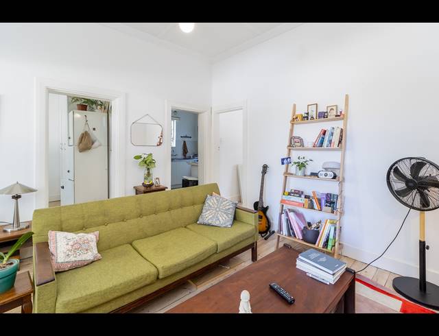 2 BEDROOM APARTMENT FOR SALE IN ORANJEZICHT